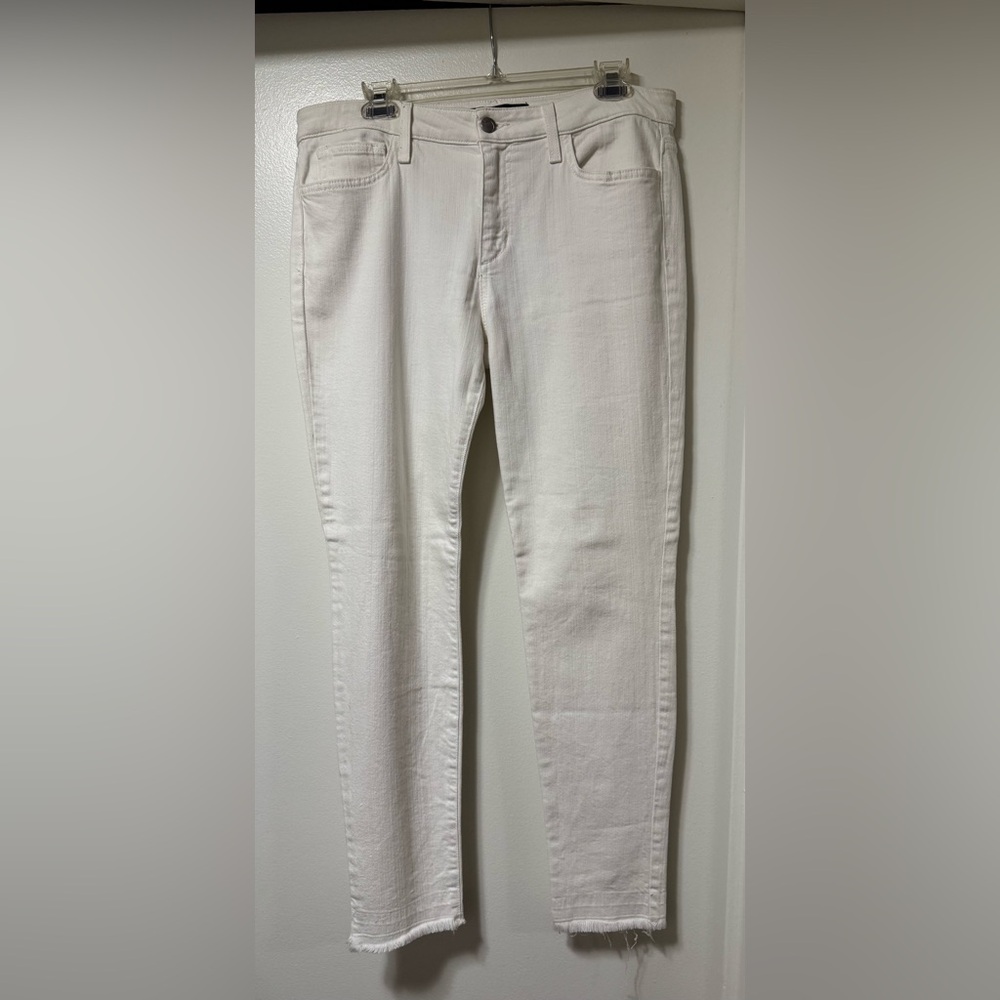 White denim jeans